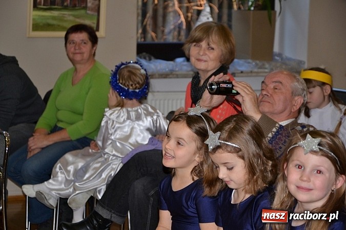 Zdjęcie w galerii na portalu naszraciborz.pl: IX Gminny Przegląd Kolęd i Pastorałek w Centrum Kultury w Tworkowie wiadomości z regionu
