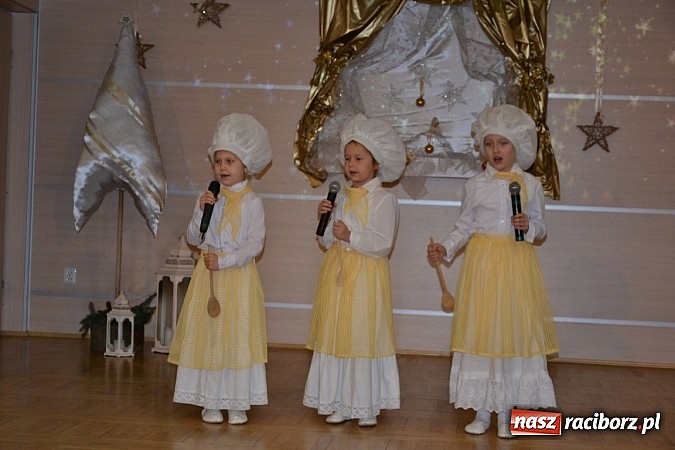 Zdjęcie w galerii na portalu naszraciborz.pl: IX Gminny Przegląd Kolęd i Pastorałek w Centrum Kultury w Tworkowie wiadomości z regionu
