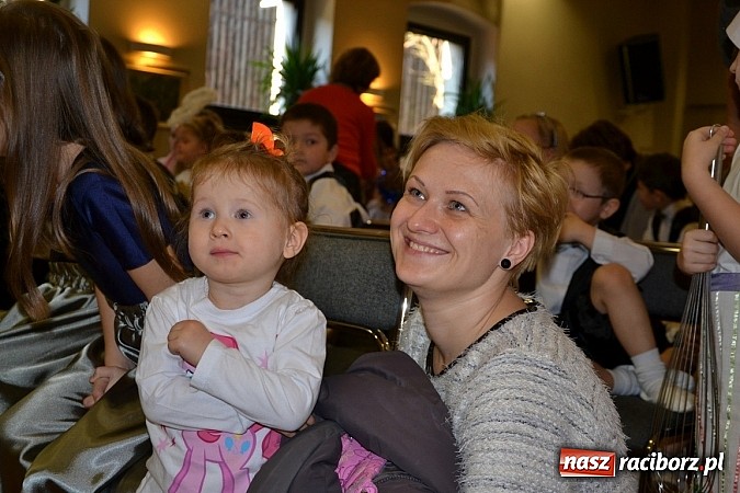 Zdjęcie w galerii na portalu naszraciborz.pl: IX Gminny Przegląd Kolęd i Pastorałek w Centrum Kultury w Tworkowie wiadomości z regionu