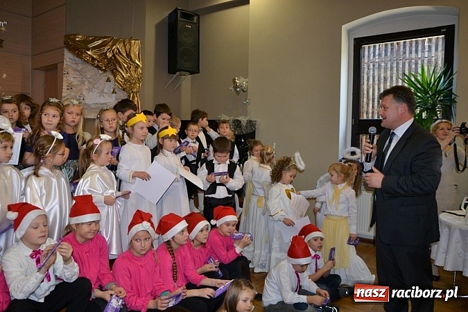 Zdjęcie w galerii na portalu naszraciborz.pl: IX Gminny Przegląd Kolęd i Pastorałek w Centrum Kultury w Tworkowie wiadomości z regionu