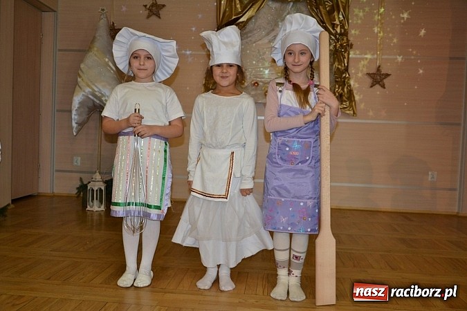 Zdjęcie w galerii na portalu naszraciborz.pl: IX Gminny Przegląd Kolęd i Pastorałek w Centrum Kultury w Tworkowie wiadomości z regionu