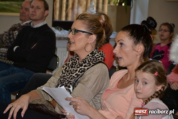 Zdjęcie w galerii na portalu naszraciborz.pl: IX Gminny Przegląd Kolęd i Pastorałek w Centrum Kultury w Tworkowie wiadomości z regionu