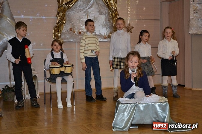 Zdjęcie w galerii na portalu naszraciborz.pl: IX Gminny Przegląd Kolęd i Pastorałek w Centrum Kultury w Tworkowie wiadomości z regionu