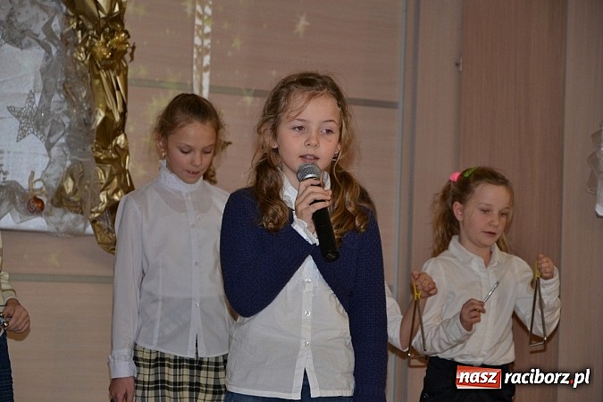 Zdjęcie w galerii na portalu naszraciborz.pl: IX Gminny Przegląd Kolęd i Pastorałek w Centrum Kultury w Tworkowie wiadomości z regionu