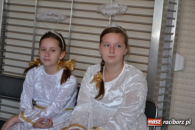 Zdjęcie w galerii na portalu naszraciborz.pl: IX Gminny Przegląd Kolęd i Pastorałek w Centrum Kultury w Tworkowie wiadomości z regionu