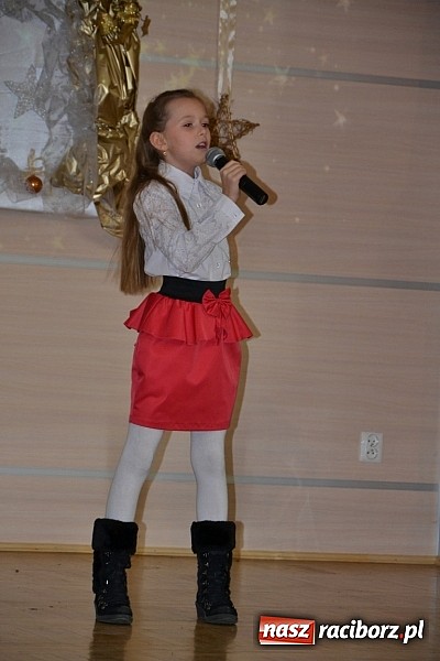 Zdjęcie w galerii na portalu naszraciborz.pl: IX Gminny Przegląd Kolęd i Pastorałek w Centrum Kultury w Tworkowie wiadomości z regionu