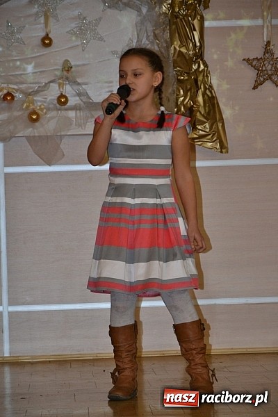 Zdjęcie w galerii na portalu naszraciborz.pl: IX Gminny Przegląd Kolęd i Pastorałek w Centrum Kultury w Tworkowie wiadomości z regionu