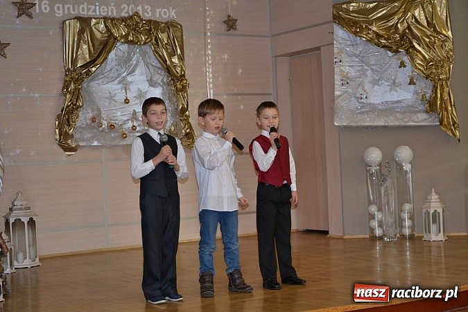 Zdjęcie w galerii na portalu naszraciborz.pl: IX Gminny Przegląd Kolęd i Pastorałek w Centrum Kultury w Tworkowie wiadomości z regionu