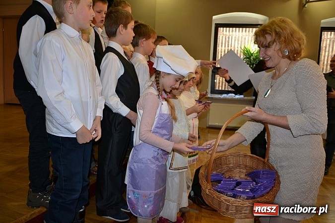 Zdjęcie w galerii na portalu naszraciborz.pl: IX Gminny Przegląd Kolęd i Pastorałek w Centrum Kultury w Tworkowie wiadomości z regionu