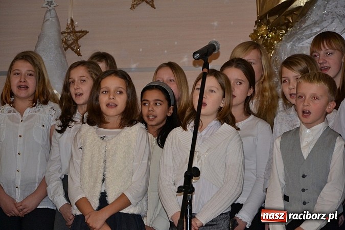 Zdjęcie w galerii na portalu naszraciborz.pl: IX Gminny Przegląd Kolęd i Pastorałek w Centrum Kultury w Tworkowie wiadomości z regionu