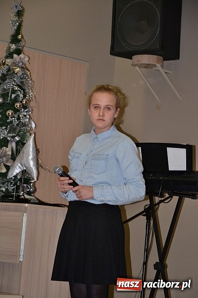 Zdjęcie w galerii na portalu naszraciborz.pl: IX Gminny Przegląd Kolęd i Pastorałek w Centrum Kultury w Tworkowie wiadomości z regionu