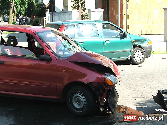 Zdjęcie w galerii na portalu naszraciborz.pl: Nie włączył kierunkowskazu wiadomości z regionu