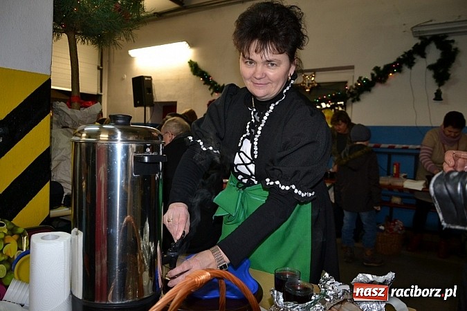 Zdjęcie w galerii na portalu naszraciborz.pl: Pierwszy Weihnachtsmarkt w Krzyżanowicach wiadomości z regionu