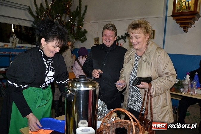 Zdjęcie w galerii na portalu naszraciborz.pl: Pierwszy Weihnachtsmarkt w Krzyżanowicach wiadomości z regionu