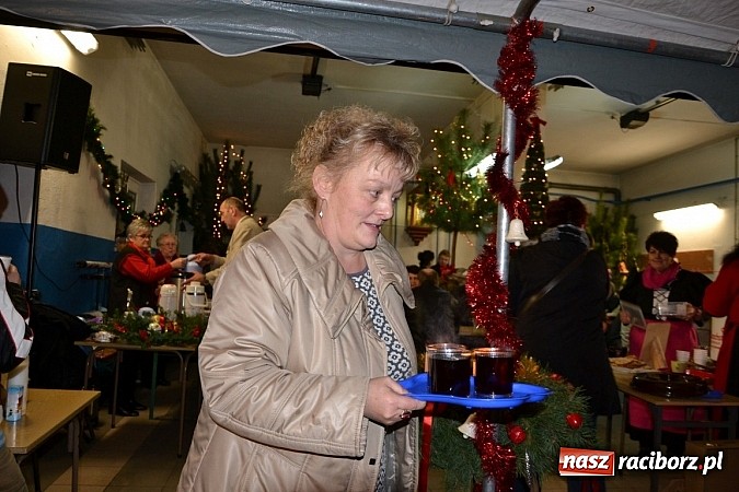 Zdjęcie w galerii na portalu naszraciborz.pl: Pierwszy Weihnachtsmarkt w Krzyżanowicach wiadomości z regionu