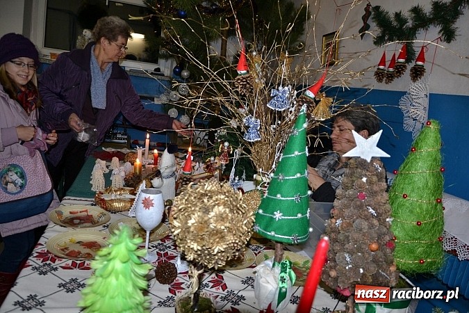 Zdjęcie w galerii na portalu naszraciborz.pl: Pierwszy Weihnachtsmarkt w Krzyżanowicach wiadomości z regionu