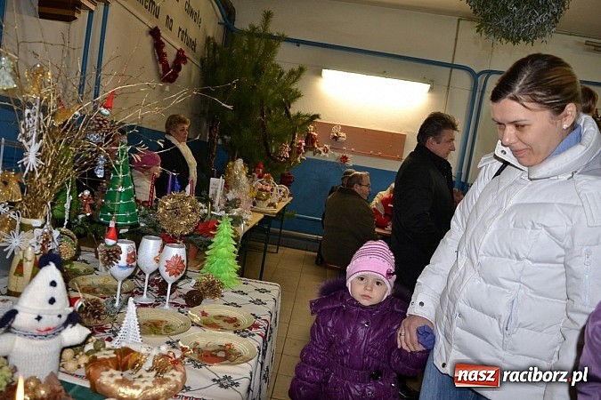 Zdjęcie w galerii na portalu naszraciborz.pl: Pierwszy Weihnachtsmarkt w Krzyżanowicach wiadomości z regionu
