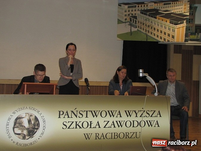 Zdjęcie w galerii na portalu naszraciborz.pl: 100 uczniów starało się o tytuł Lidera Biznesu wiadomości z regionu