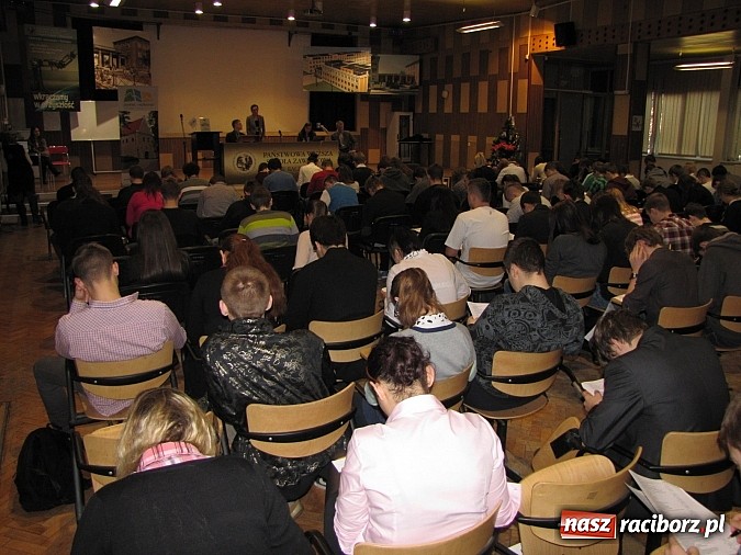 Zdjęcie w galerii na portalu naszraciborz.pl: 100 uczniów starało się o tytuł Lidera Biznesu wiadomości z regionu