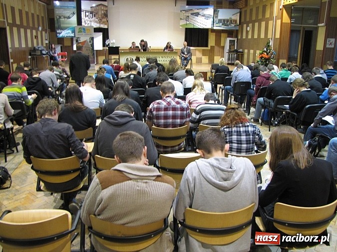 Zdjęcie w galerii na portalu naszraciborz.pl: 100 uczniów starało się o tytuł Lidera Biznesu wiadomości z regionu