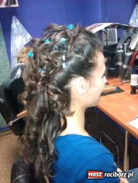 Zdjęcie w galerii na portalu naszraciborz.pl: Sylwestrowe szaleństwo na głowie z Salonem FIONA wiadomości z regionu