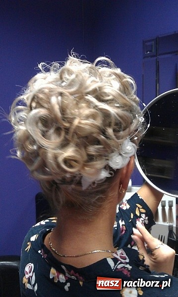 Zdjęcie w galerii na portalu naszraciborz.pl: Sylwestrowe szaleństwo na głowie z Salonem FIONA wiadomości z regionu