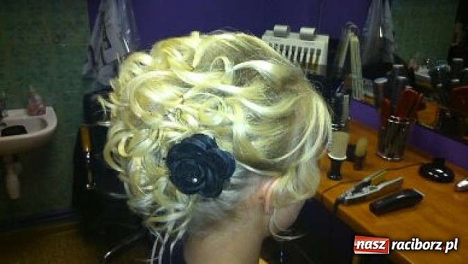 Zdjęcie w galerii na portalu naszraciborz.pl: Sylwestrowe szaleństwo na głowie z Salonem FIONA wiadomości z regionu