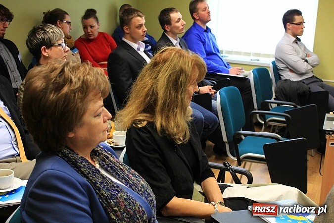 Zdjęcie w galerii na portalu naszraciborz.pl: O kurczących się miastach i niekorzystnej demografii, czyli wykład Tomasza Słupika wiadomości z regionu