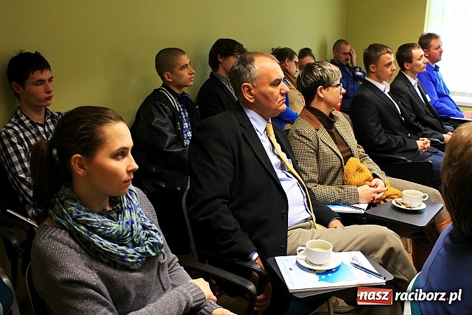 Zdjęcie w galerii na portalu naszraciborz.pl: O kurczących się miastach i niekorzystnej demografii, czyli wykład Tomasza Słupika wiadomości z regionu