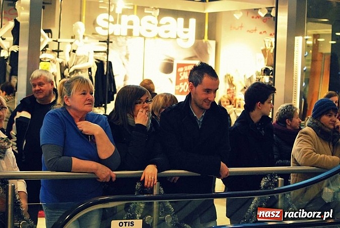 Zdjęcie w galerii na portalu naszraciborz.pl: Galeria Młyńska – nagrody w konkursie rozdane wiadomości z regionu