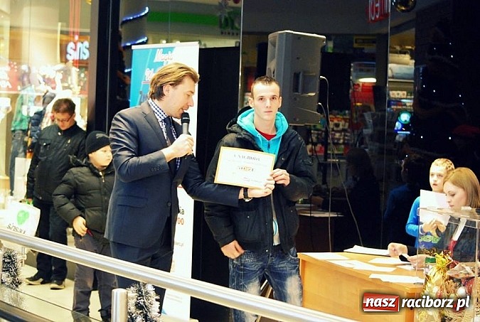 Zdjęcie w galerii na portalu naszraciborz.pl: Galeria Młyńska – nagrody w konkursie rozdane wiadomości z regionu