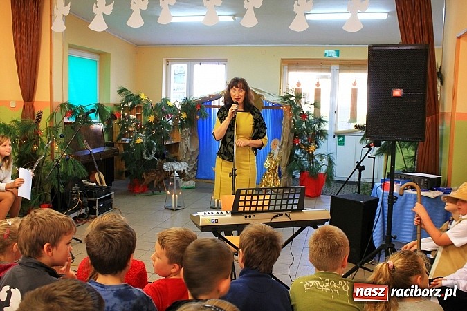 Zdjęcie w galerii na portalu naszraciborz.pl: Kolędy i pastorałki w ZSP w Wojnowicach wiadomości z regionu