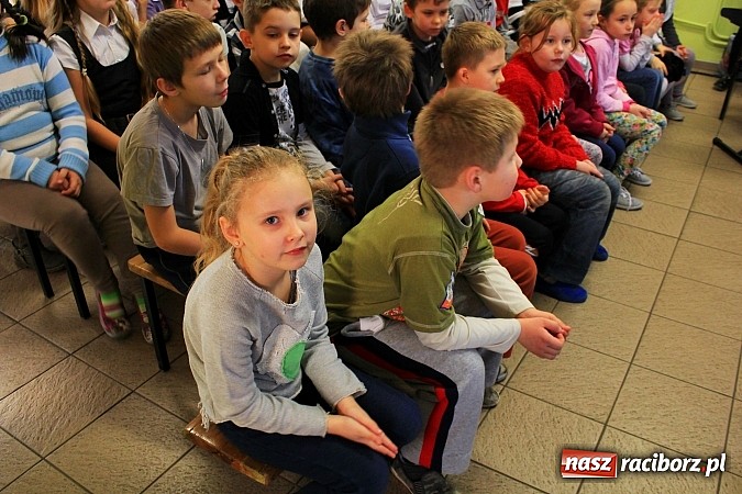 Zdjęcie w galerii na portalu naszraciborz.pl: Kolędy i pastorałki w ZSP w Wojnowicach wiadomości z regionu