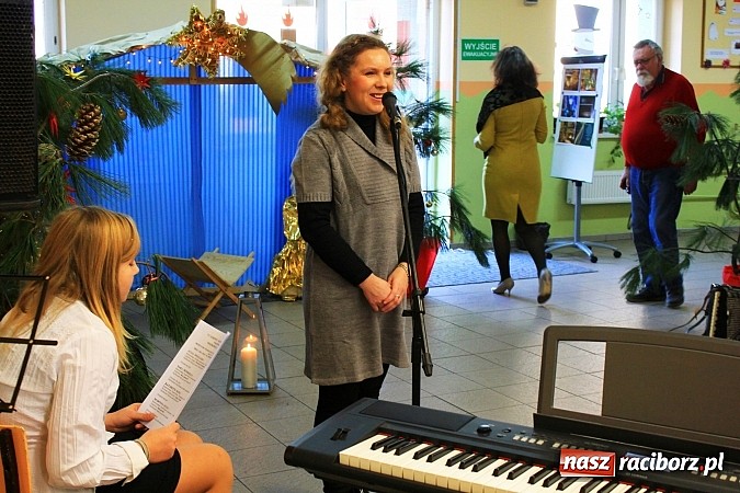 Zdjęcie w galerii na portalu naszraciborz.pl: Kolędy i pastorałki w ZSP w Wojnowicach wiadomości z regionu