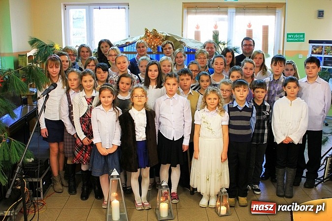 Zdjęcie w galerii na portalu naszraciborz.pl: Kolędy i pastorałki w ZSP w Wojnowicach wiadomości z regionu