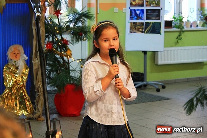 Zdjęcie w galerii na portalu naszraciborz.pl: Kolędy i pastorałki w ZSP w Wojnowicach wiadomości z regionu