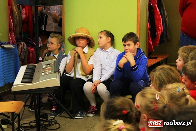 Zdjęcie w galerii na portalu naszraciborz.pl: Kolędy i pastorałki w ZSP w Wojnowicach wiadomości z regionu