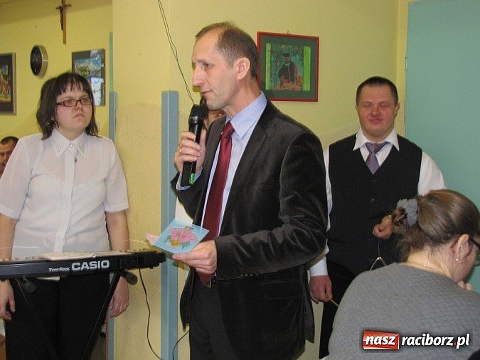 Zdjęcie w galerii na portalu naszraciborz.pl: Uczestnicy WTZ na spotkaniu opłatkowym wiadomości z regionu