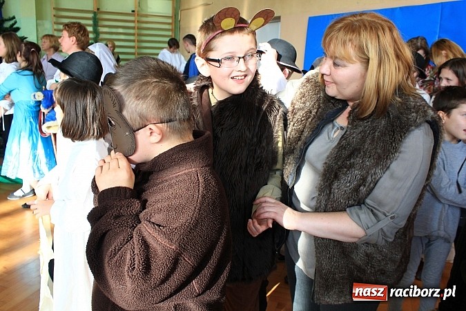 Zdjęcie w galerii na portalu naszraciborz.pl: Radosne i wzruszające jasełka w ZSS wiadomości z regionu
