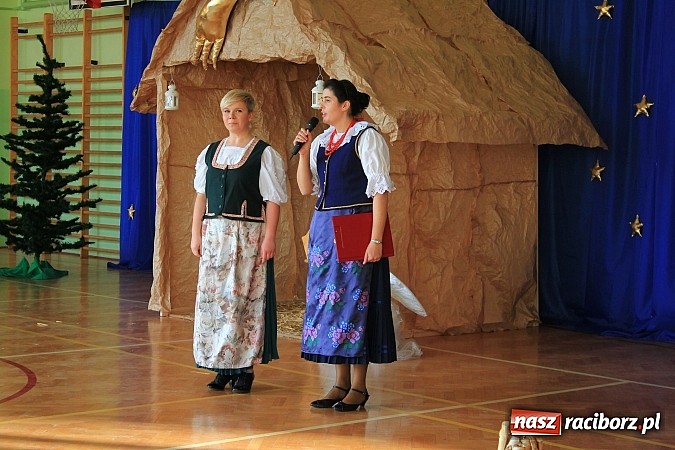 Zdjęcie w galerii na portalu naszraciborz.pl: Radosne i wzruszające jasełka w ZSS wiadomości z regionu
