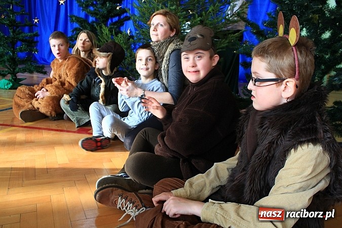 Zdjęcie w galerii na portalu naszraciborz.pl: Radosne i wzruszające jasełka w ZSS wiadomości z regionu