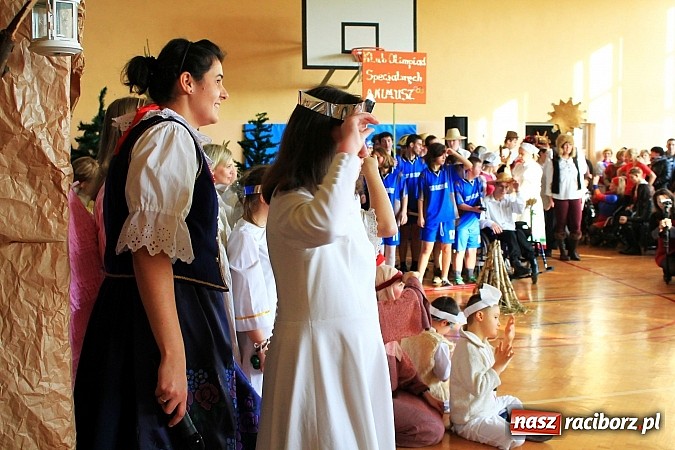 Zdjęcie w galerii na portalu naszraciborz.pl: Radosne i wzruszające jasełka w ZSS wiadomości z regionu
