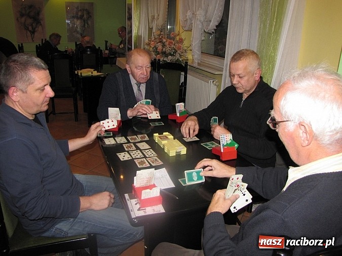Zdjęcie w galerii na portalu naszraciborz.pl: Brydżyści żyją dłużej wiadomości z regionu