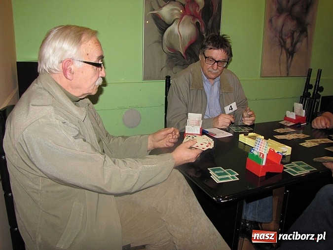 Zdjęcie w galerii na portalu naszraciborz.pl: Brydżyści żyją dłużej wiadomości z regionu