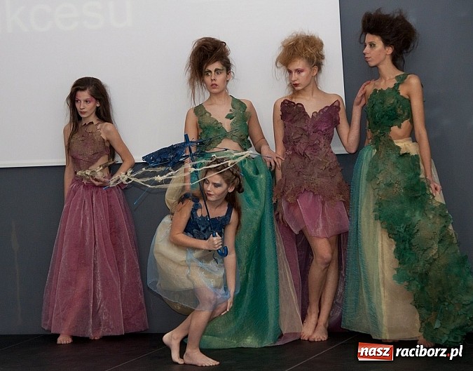 Zdjęcie w galerii na portalu naszraciborz.pl: Kreacje raciborzanki na II Gali Kobiet Sukcesu wiadomości z regionu