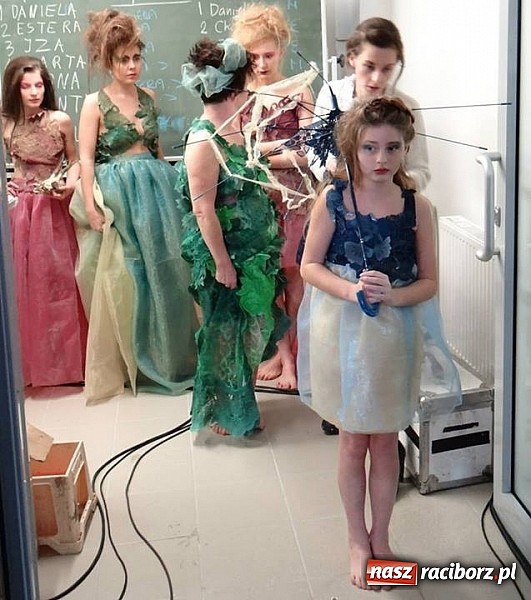 Zdjęcie w galerii na portalu naszraciborz.pl: Kreacje raciborzanki na II Gali Kobiet Sukcesu wiadomości z regionu