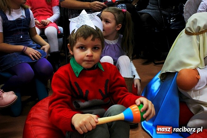 Zdjęcie w galerii na portalu naszraciborz.pl: W bibliotece zabrzmiały kolędy i pastorałki wiadomości z regionu