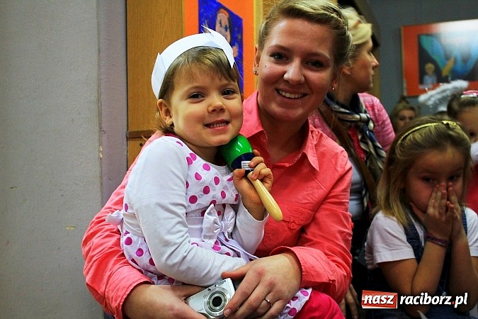 Zdjęcie w galerii na portalu naszraciborz.pl: W bibliotece zabrzmiały kolędy i pastorałki wiadomości z regionu