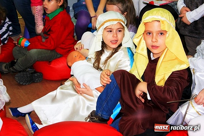 Zdjęcie w galerii na portalu naszraciborz.pl: W bibliotece zabrzmiały kolędy i pastorałki wiadomości z regionu