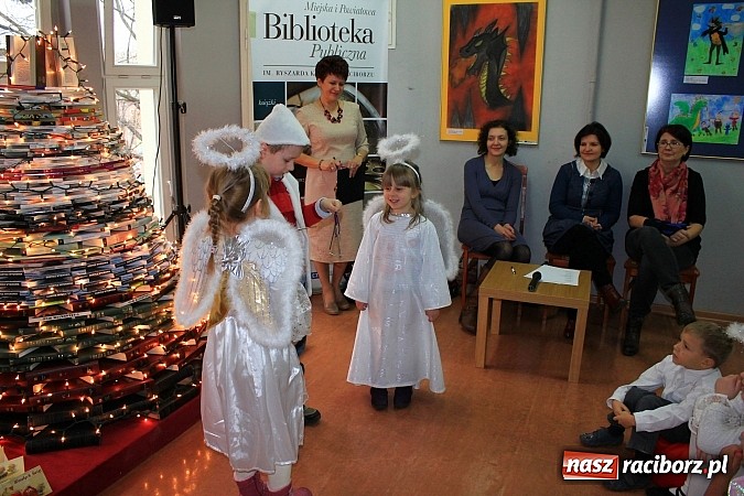 Zdjęcie w galerii na portalu naszraciborz.pl: W bibliotece zabrzmiały kolędy i pastorałki wiadomości z regionu